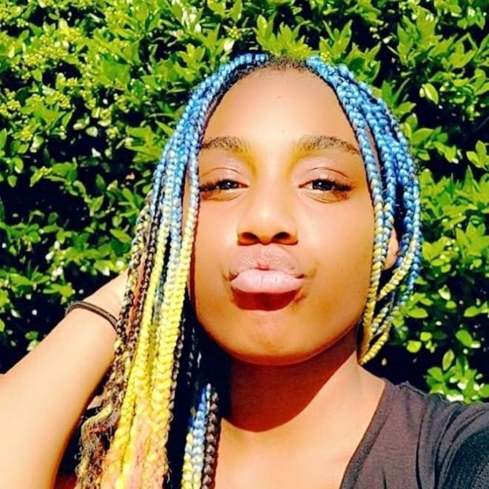 Meet your Posher, Adore